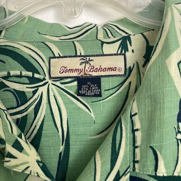 Extra large Tommy Bahama green floral print. - Picture 2 of 6